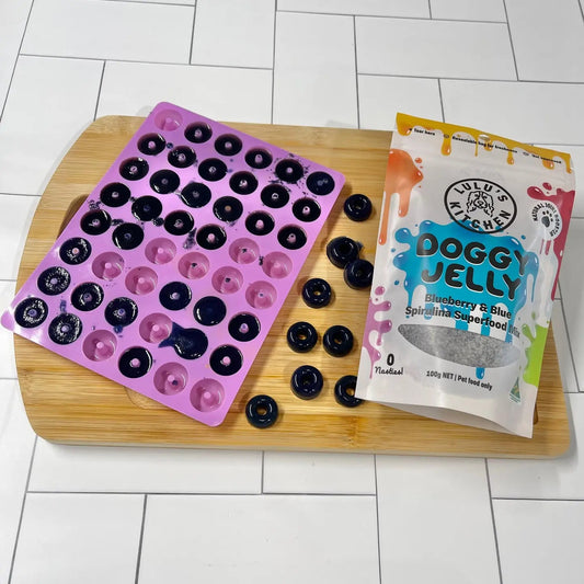 Do-Nut Touch My Treato's silicone donut mould with finished doggy jelly donuts